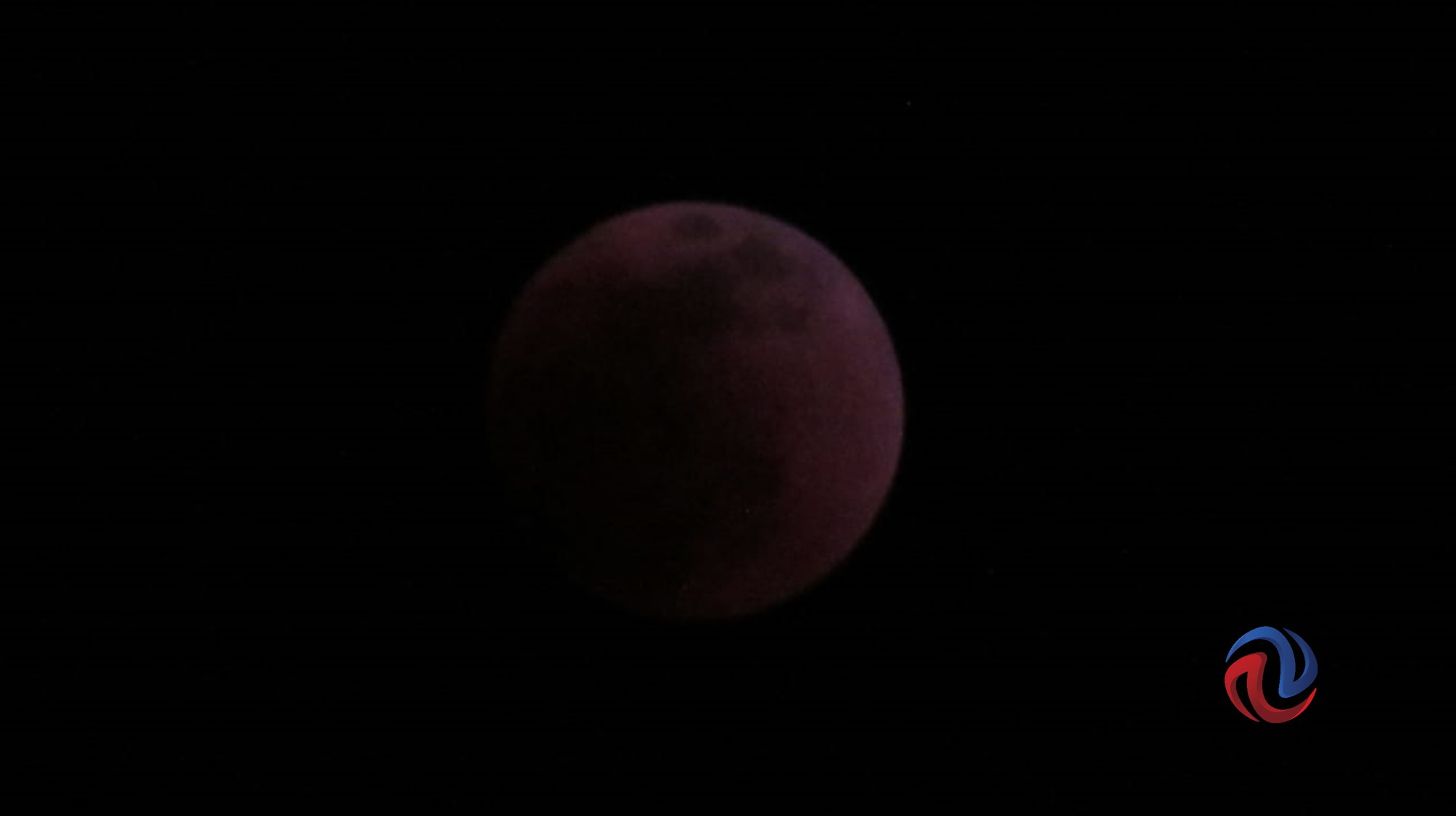 Ocurre eclipse total de luna en el cielo de Tijuana