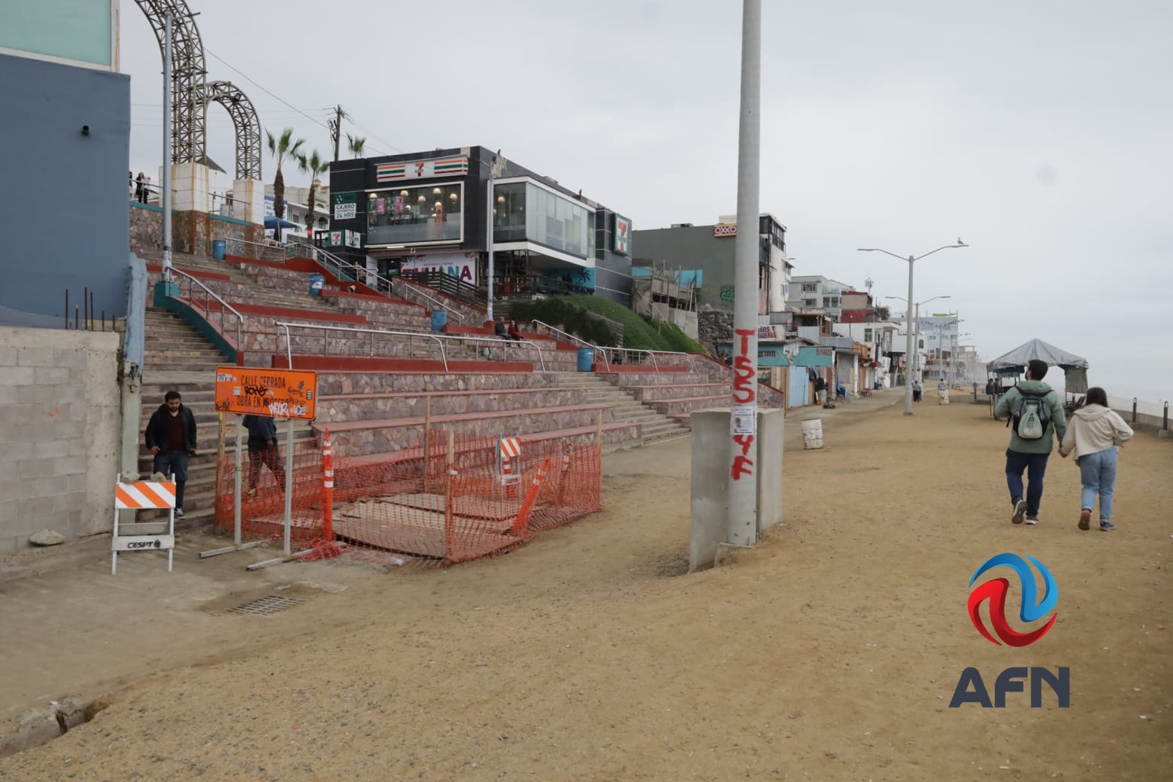 Zona del malecón de Playas luce desolada por trabajos de restauración, lamentan residentes