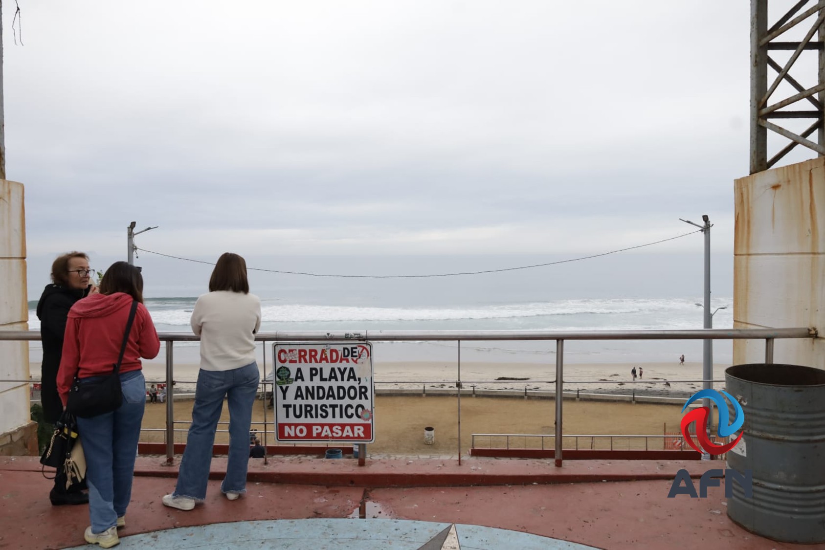 Zona del malecón de Playas luce desolada por trabajos de restauración, lamentan residentes