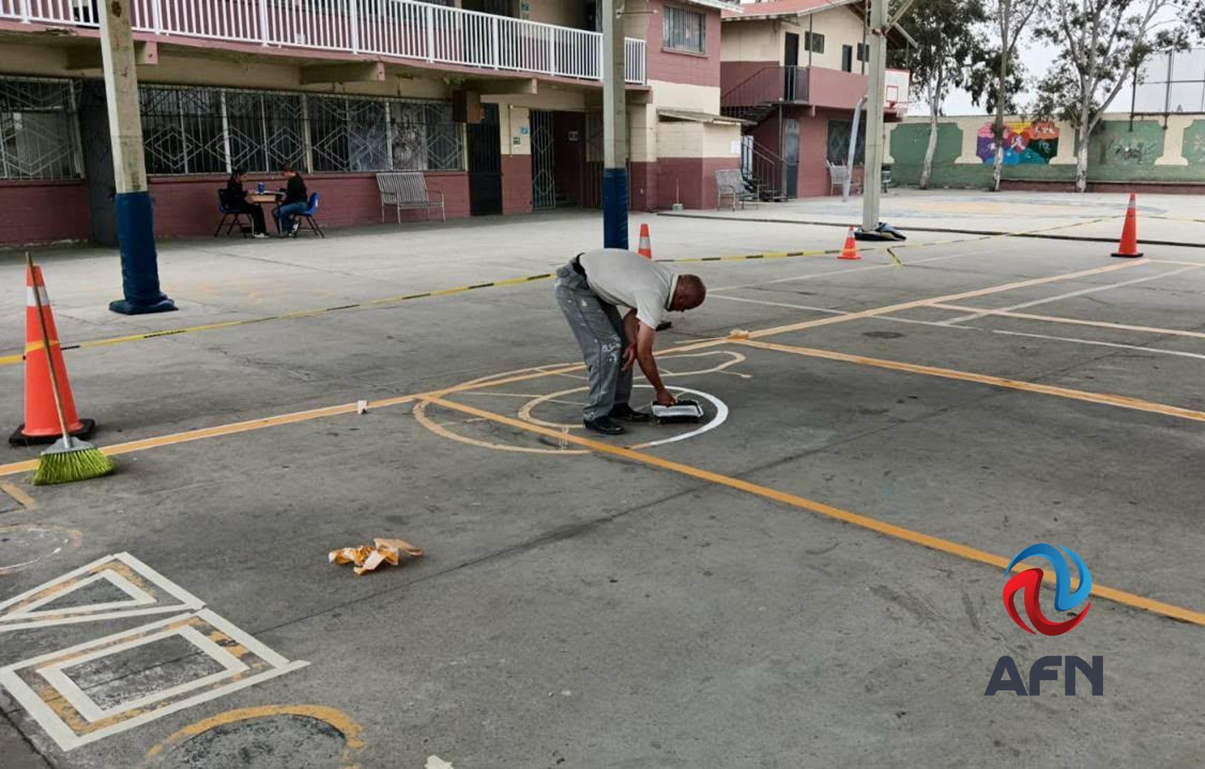 Mantienen trabajos de mantenimiento en escuelas municipales durante periodo vacacional