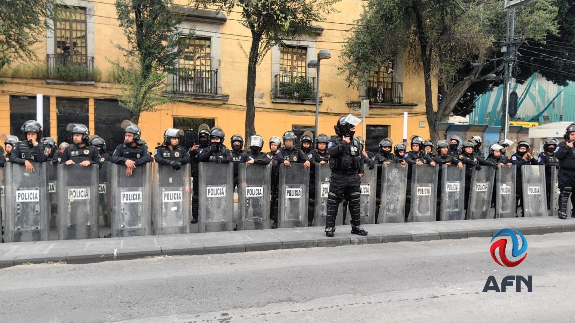 Con marchas y disturbios recuerdan la masacre de Tlatelolco