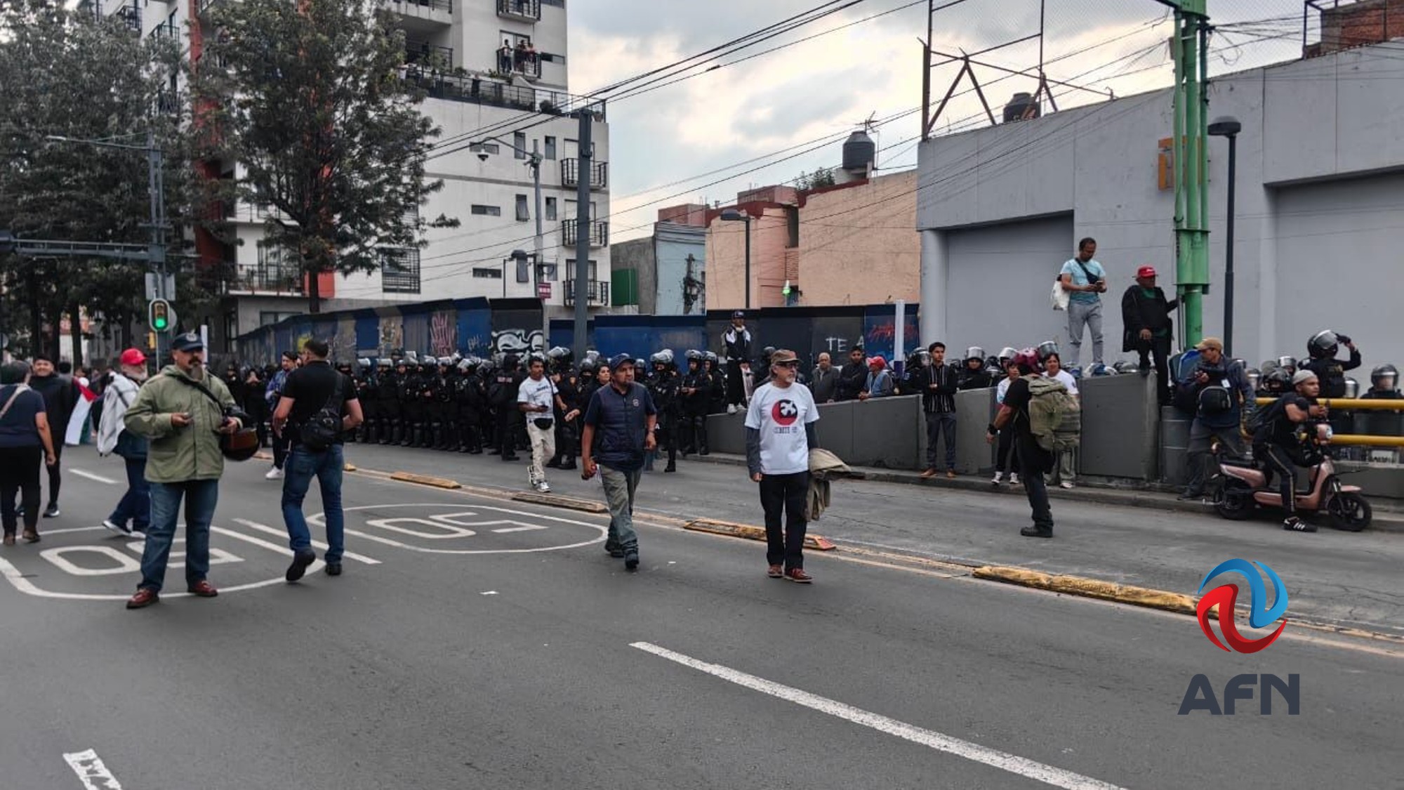 Con marchas y disturbios recuerdan la masacre de Tlatelolco