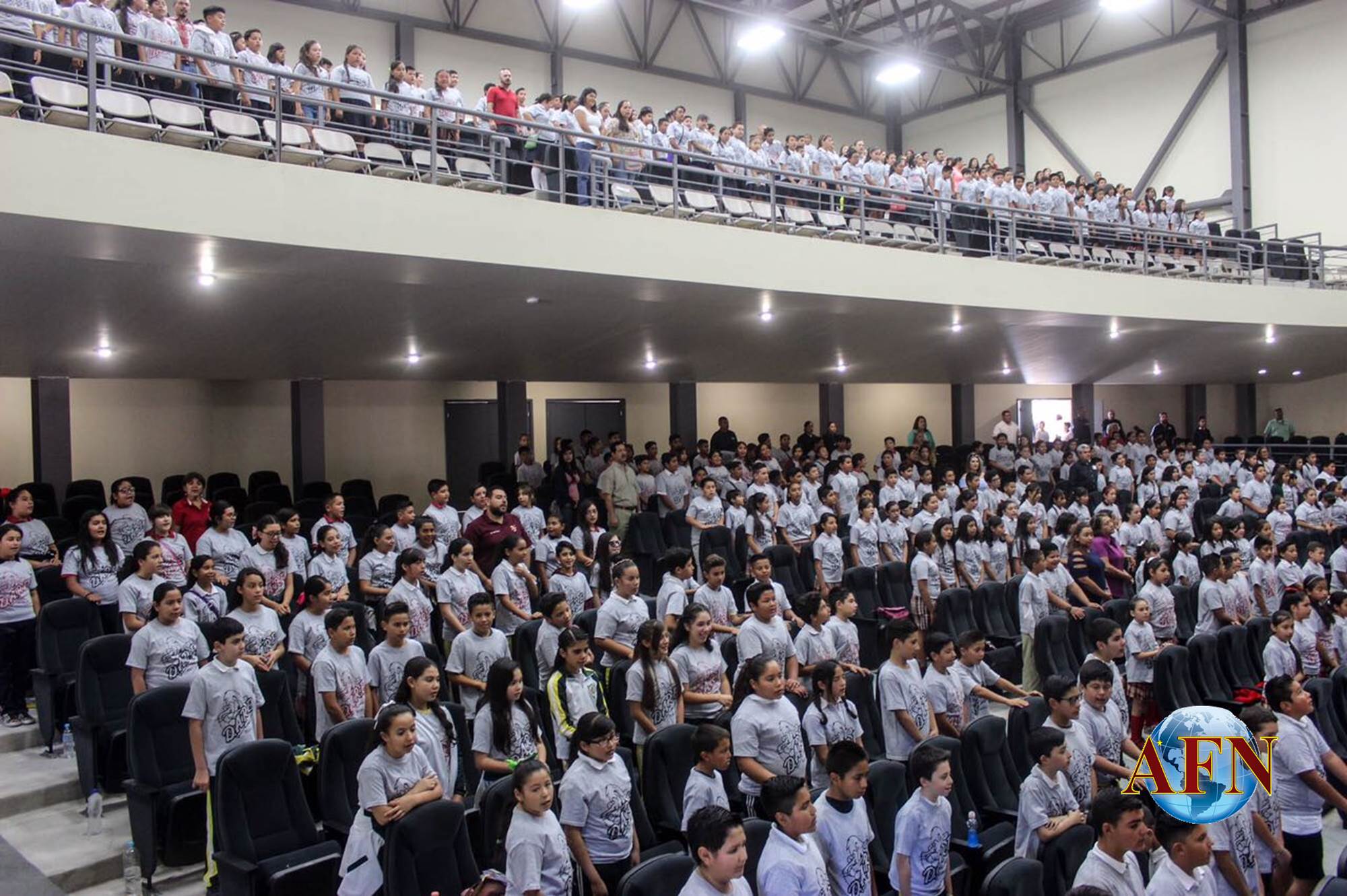 Más de 1300 niños graduados de DARE