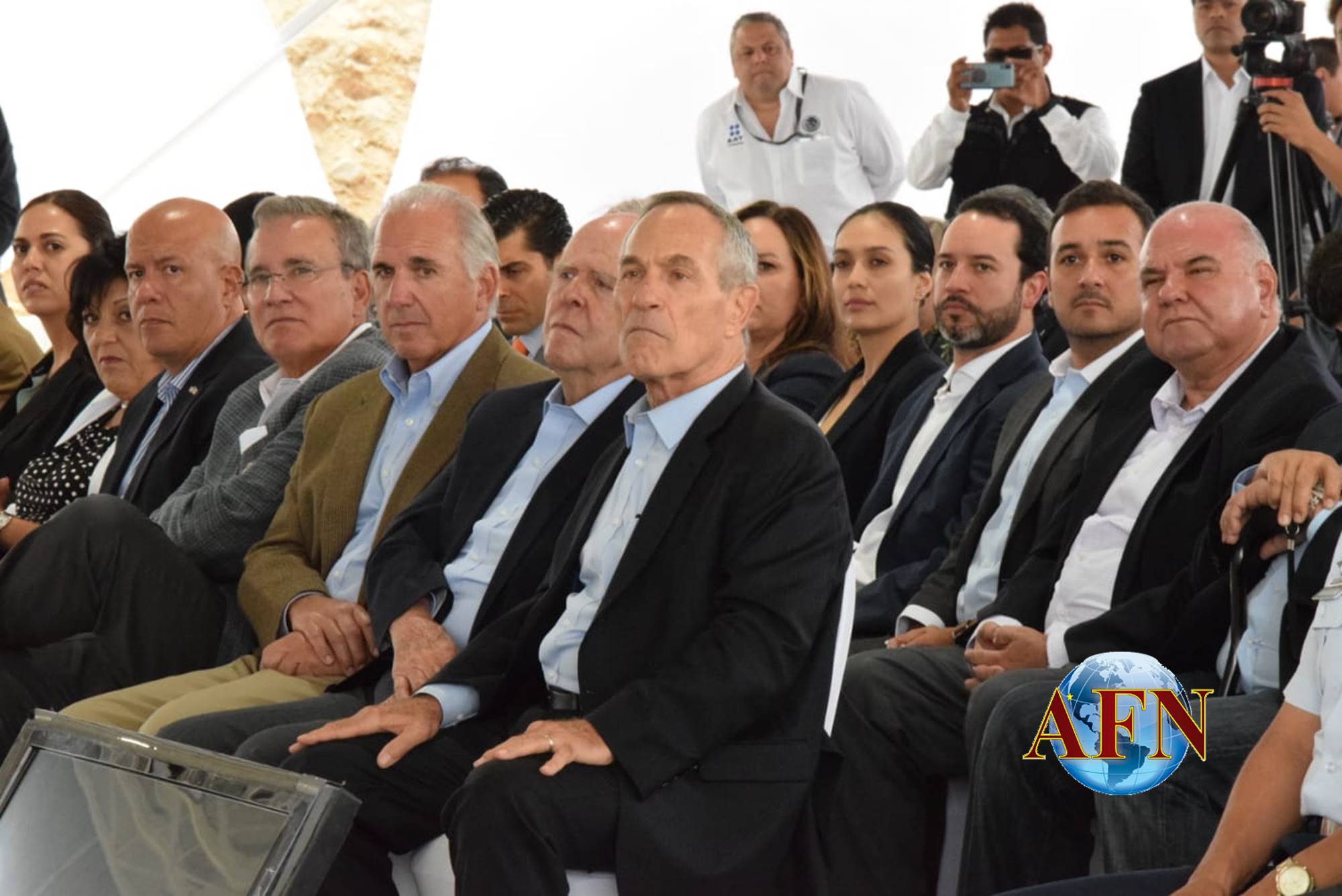 Bustamante exhibe al gobierno municipal