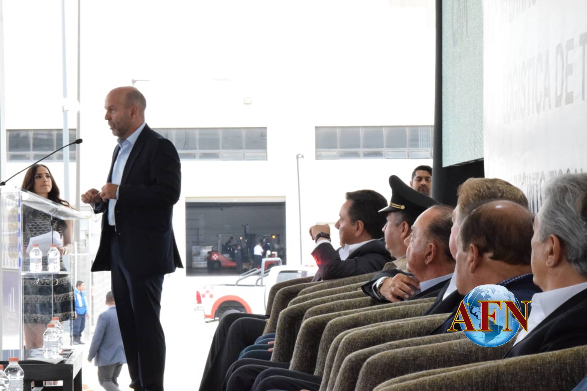 Bustamante exhibe al gobierno municipal