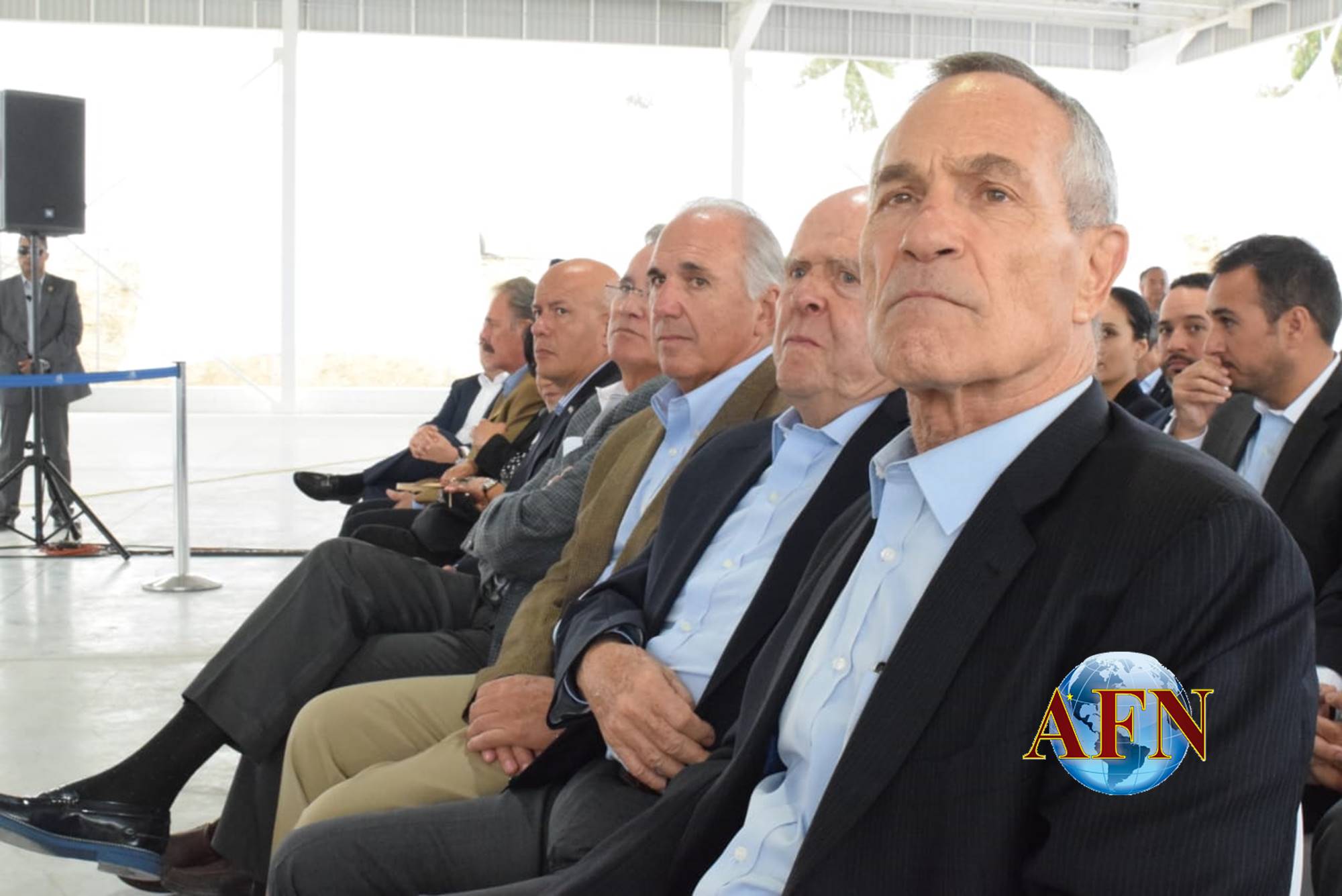 Bustamante exhibe al gobierno municipal