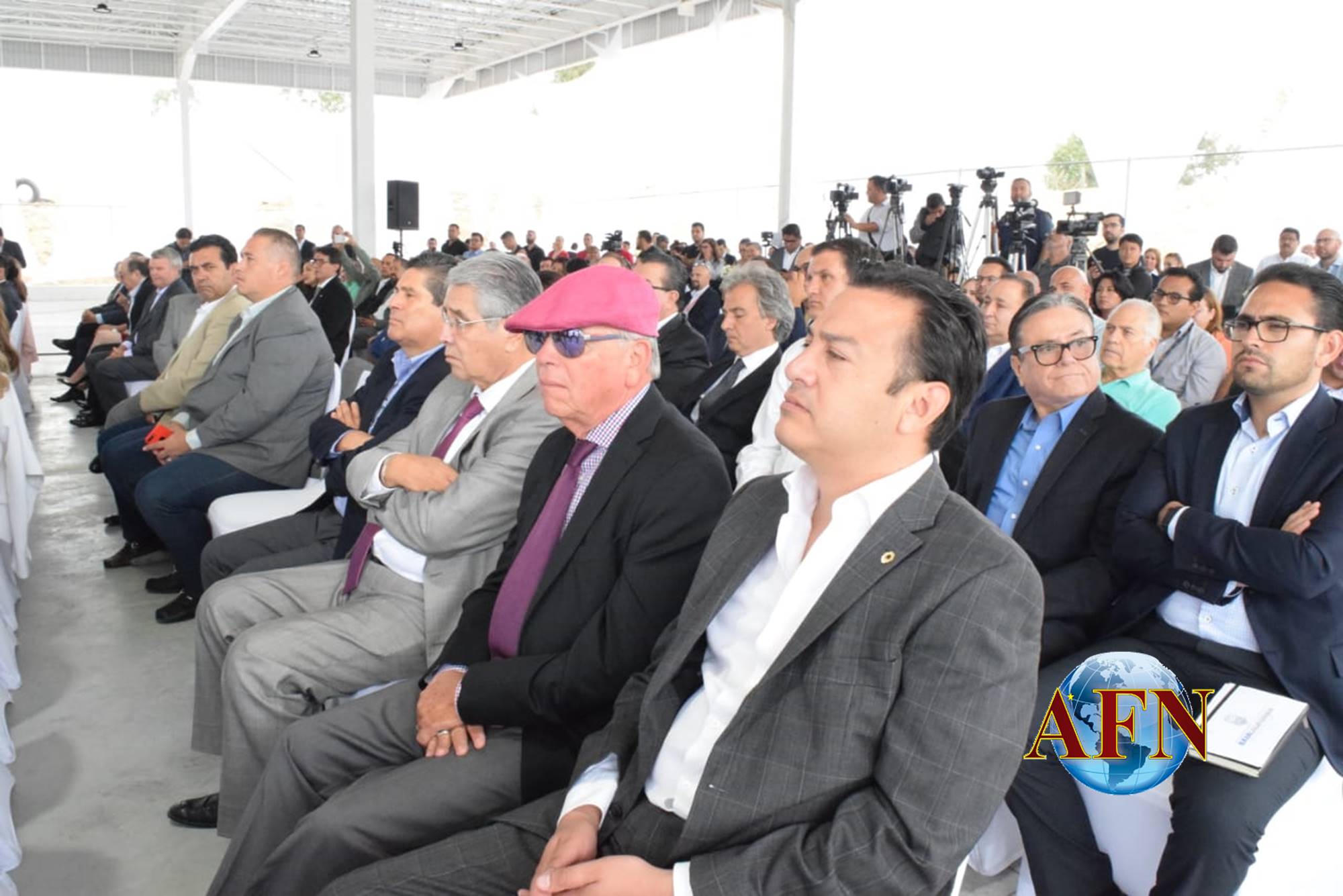 Bustamante exhibe al gobierno municipal