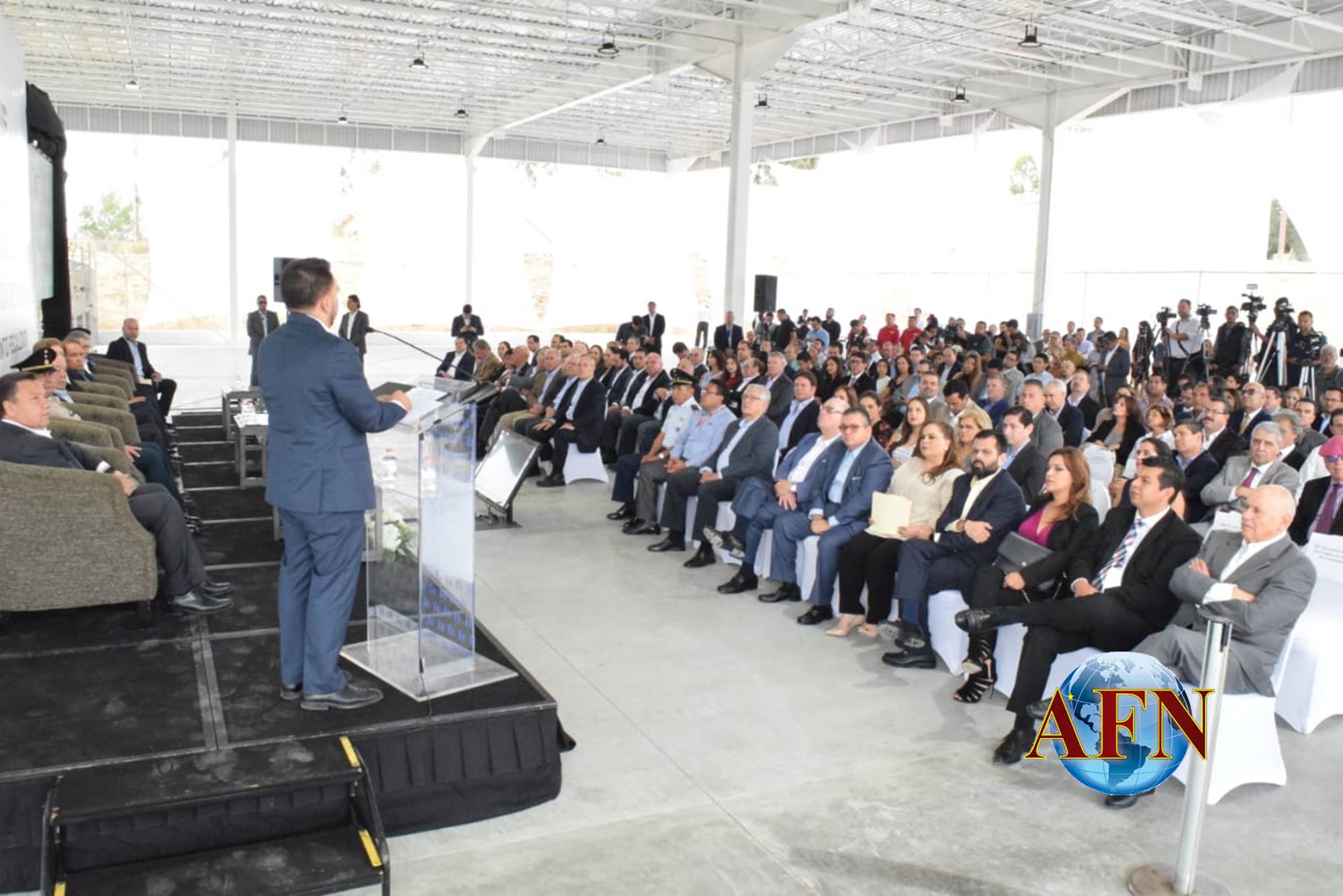 Bustamante exhibe al gobierno municipal