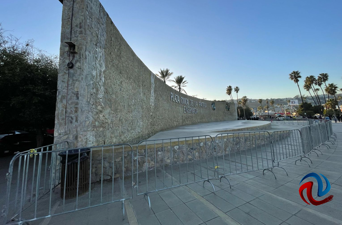 Resguardaron monumentos en Ensenada previo a marcha feminista