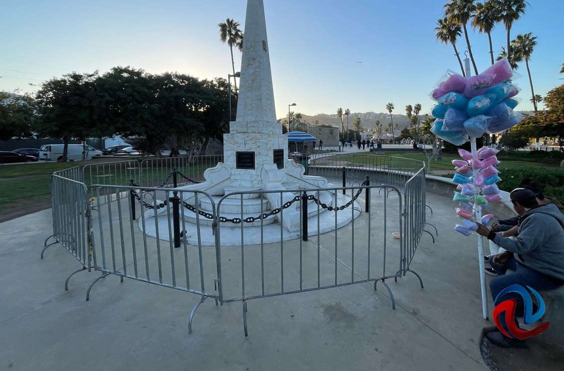 Resguardaron monumentos en Ensenada previo a marcha feminista