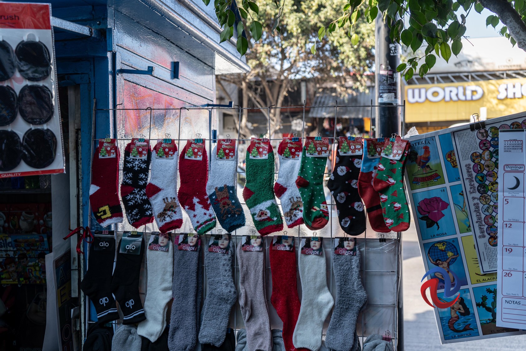 Se adorna de Navidad Tijuana con la venta de productos de temporada