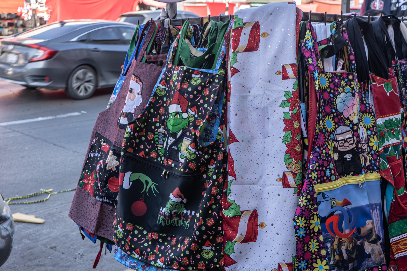 Se adorna de Navidad Tijuana con la venta de productos de temporada