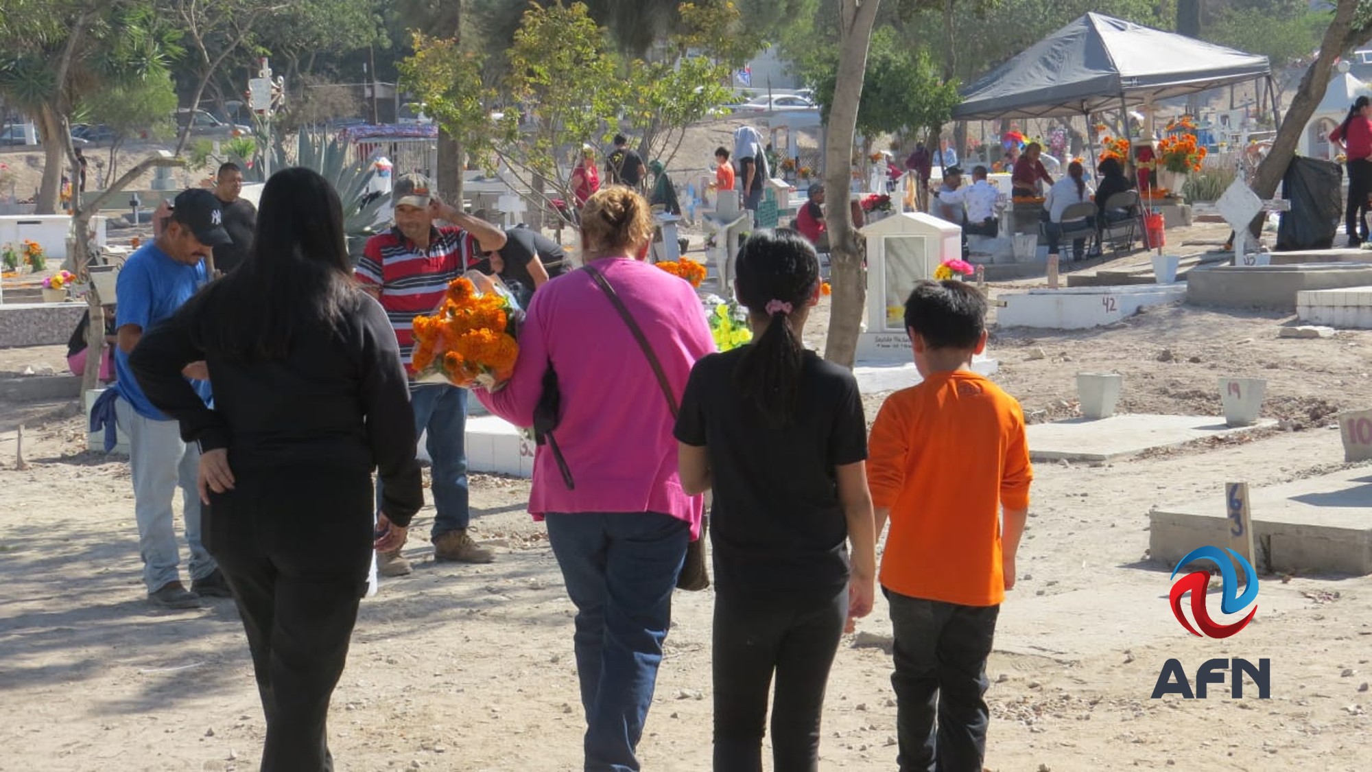 Recuerdan tijuanenses a sus familiares fallecidos