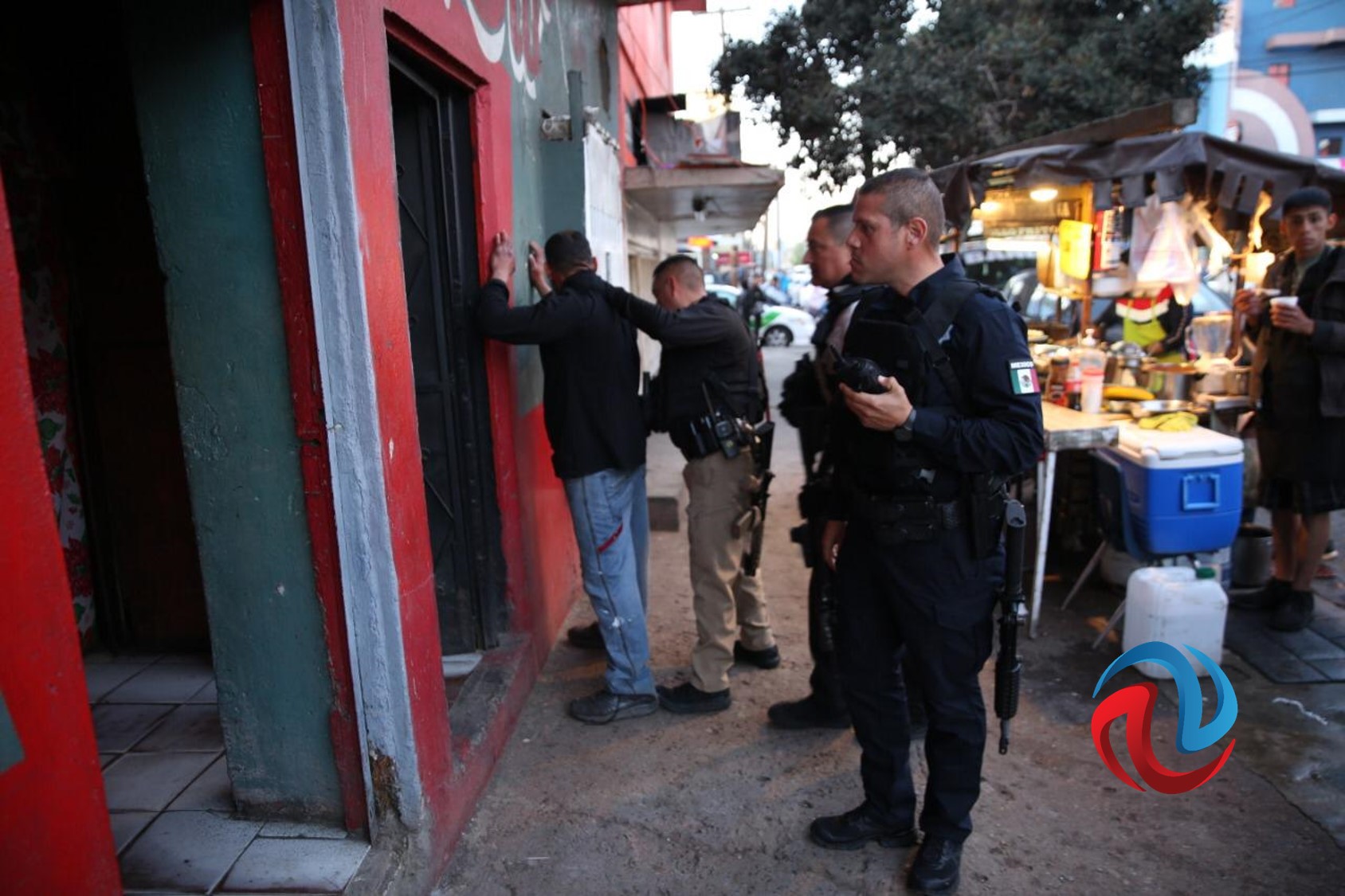 Van contra tratantes de blancas en ZN; Buscan a Anagisele