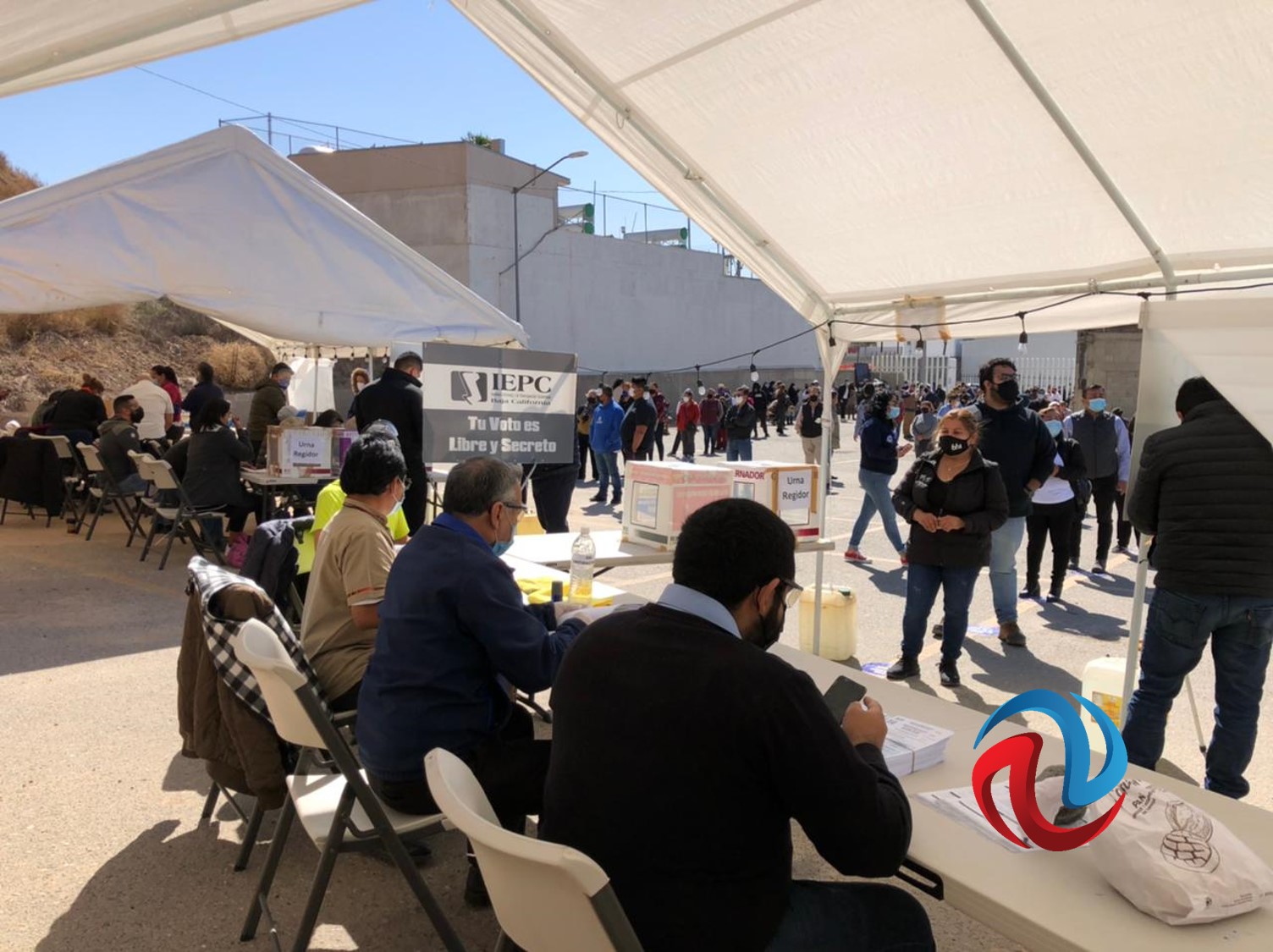 Acuden panistas a votar en Tijuana y Tecate