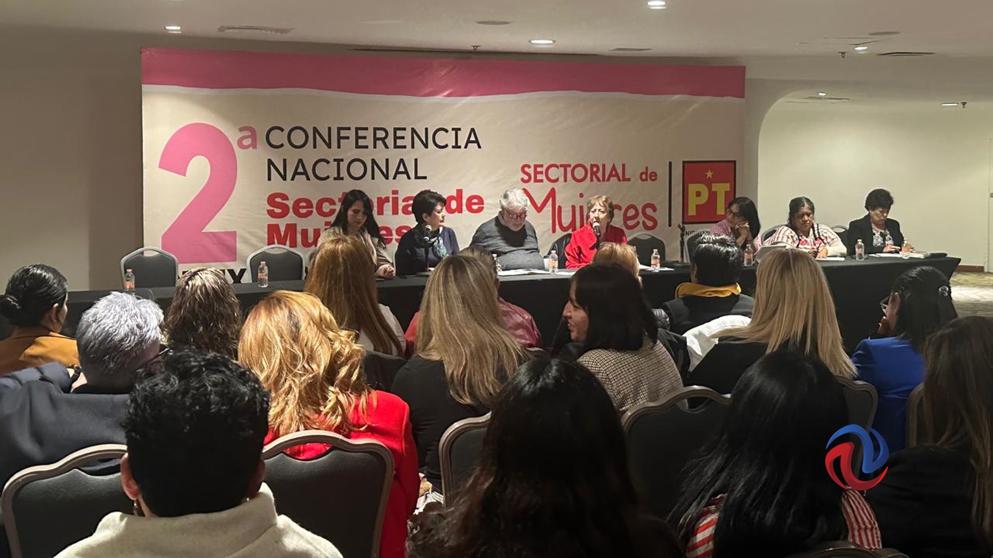 Militantes petistas van contra la violencia hacia  la mujer
