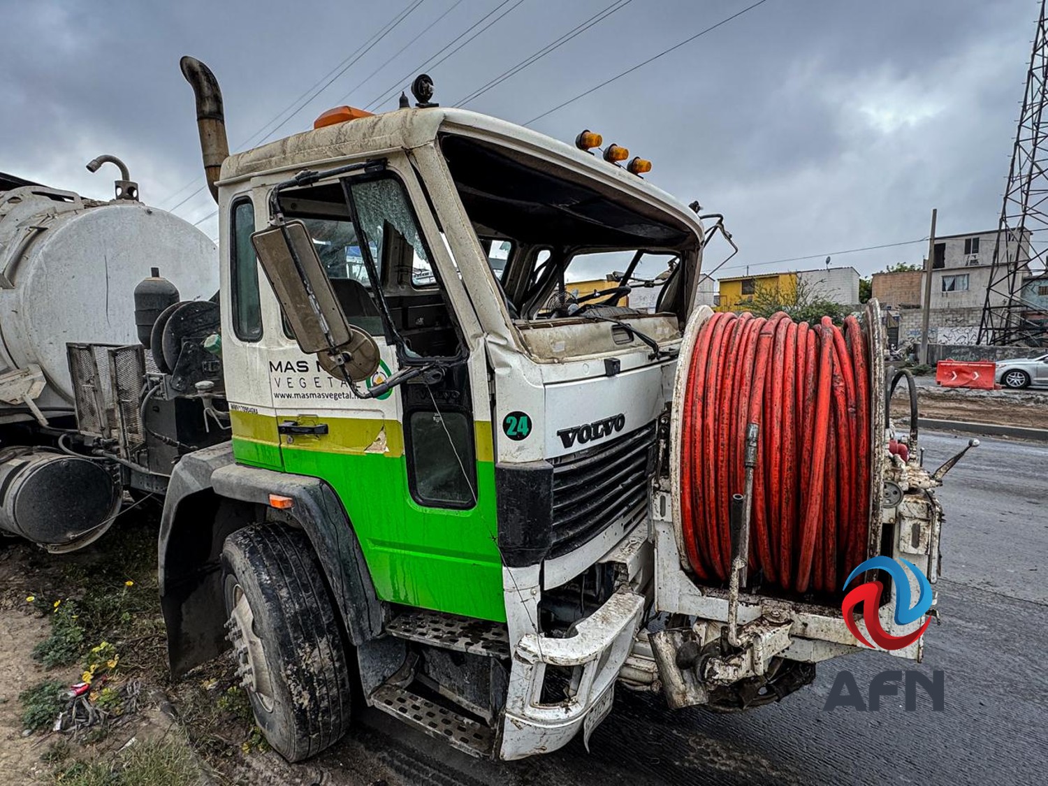 Volcó una pipa sobre el Bulevar 2000; no hubo heridos