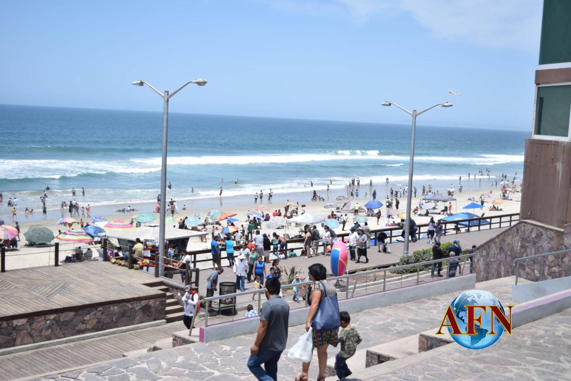 Tijuanenses disfrutan de caluroso domingo 