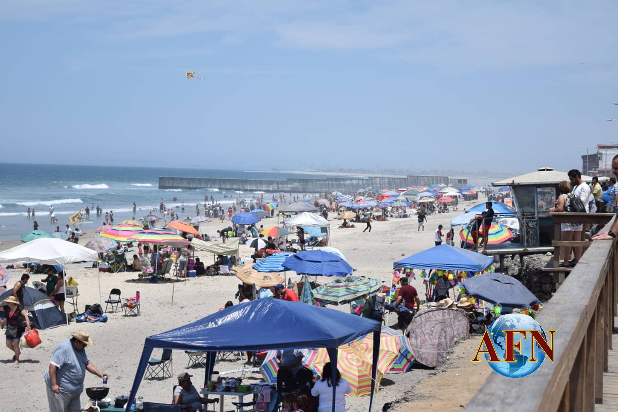 Tijuanenses disfrutan de caluroso domingo 