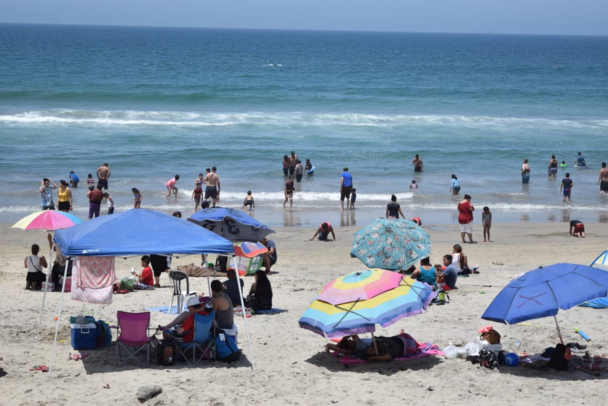 Tijuanenses disfrutan de caluroso domingo 