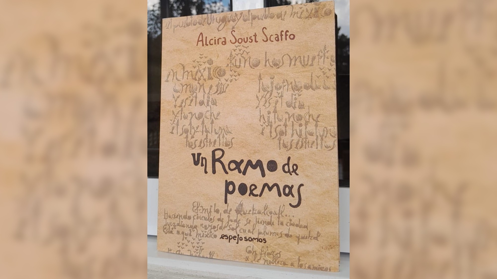 Alcira Soust Scaffo, presente con Un ramo de poemas