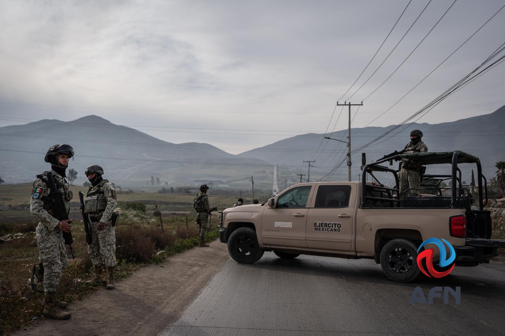 Hallan tres cadáveres dentro de un vehículo en Valle de las Palmas