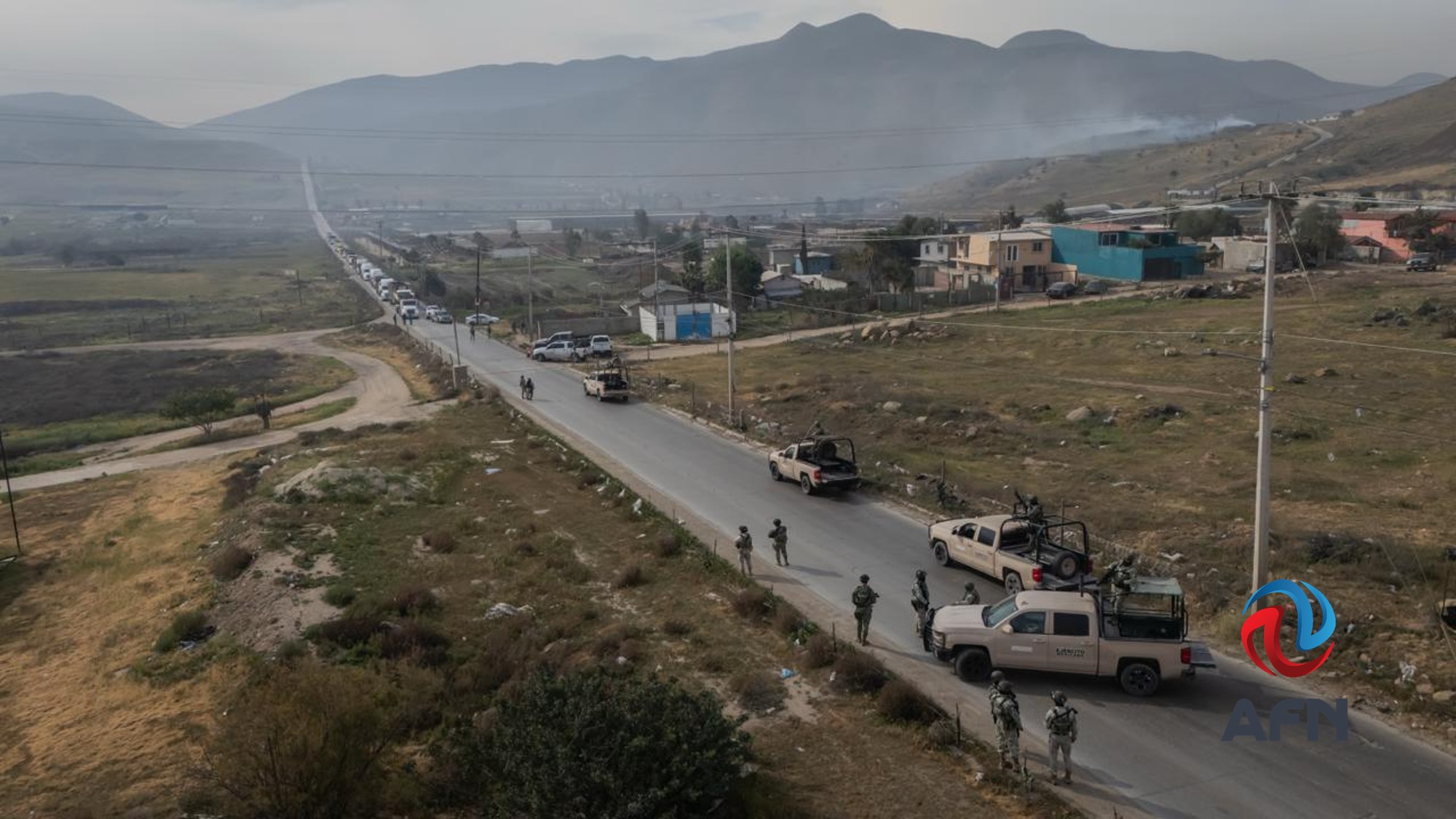 Hallan tres cadáveres dentro de un vehículo en Valle de las Palmas