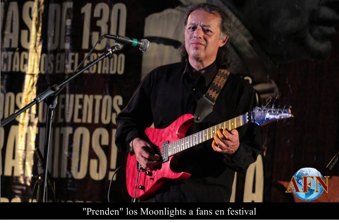 Prenden Los Moonlights a fans en festival
