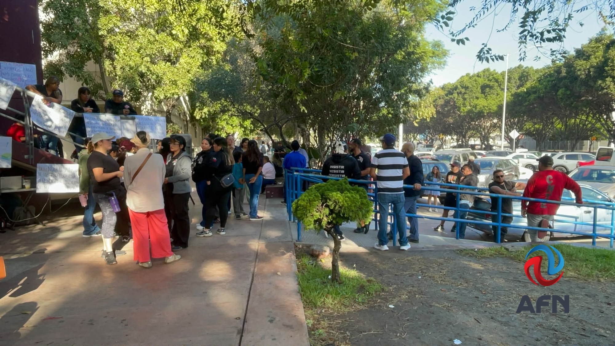Sigue protesta de integrantes de la CNTE en Tijuana; exigen el pago a interinos
