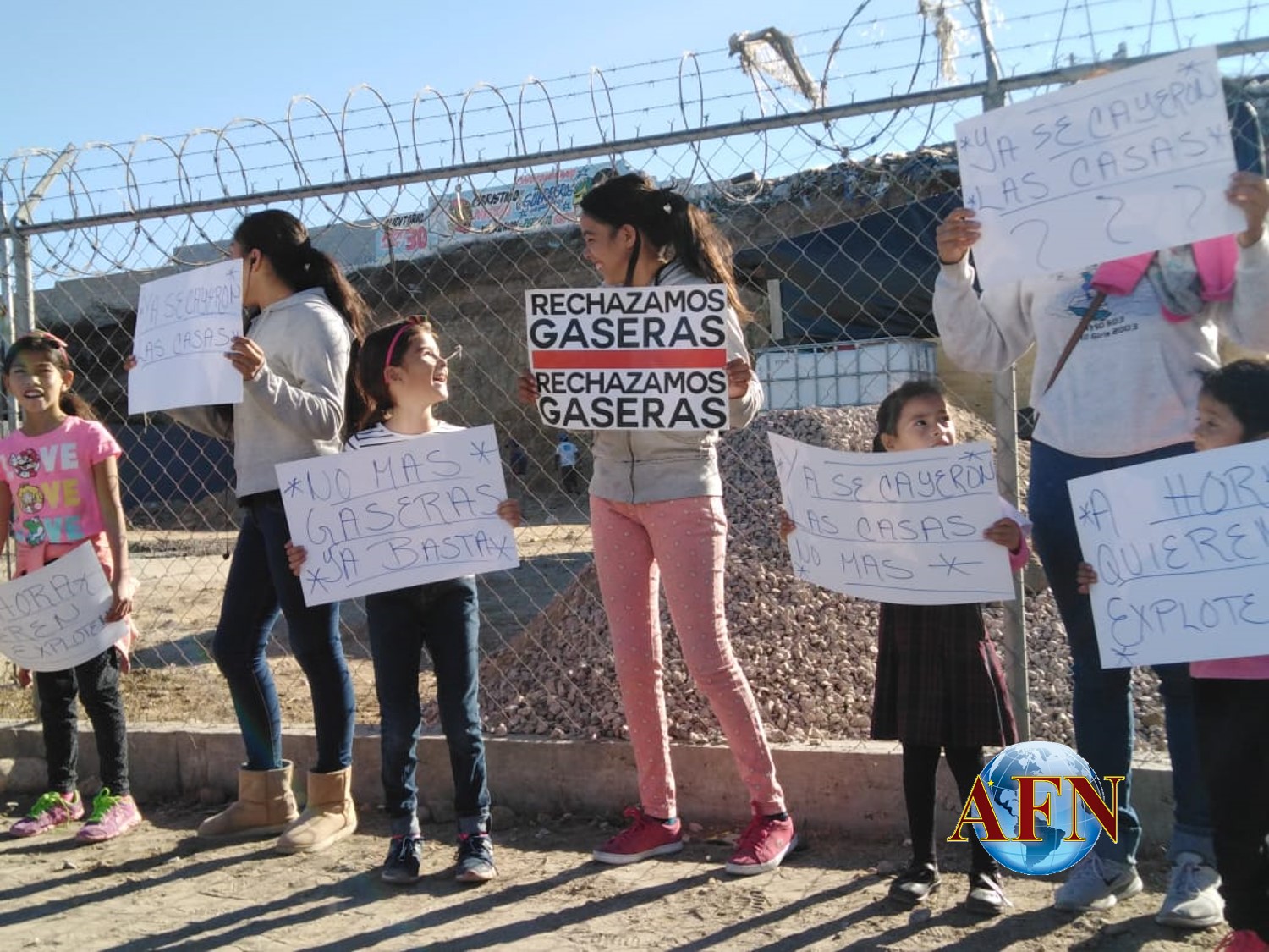 Protestan vecinos contra estación de gas LP