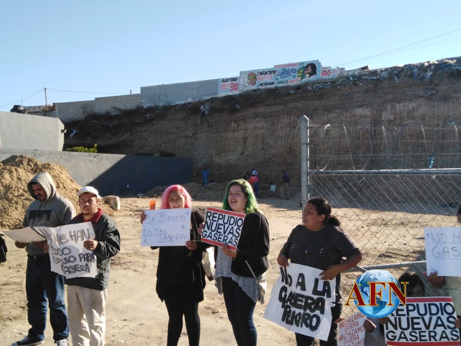 Protestan vecinos contra estación de gas LP
