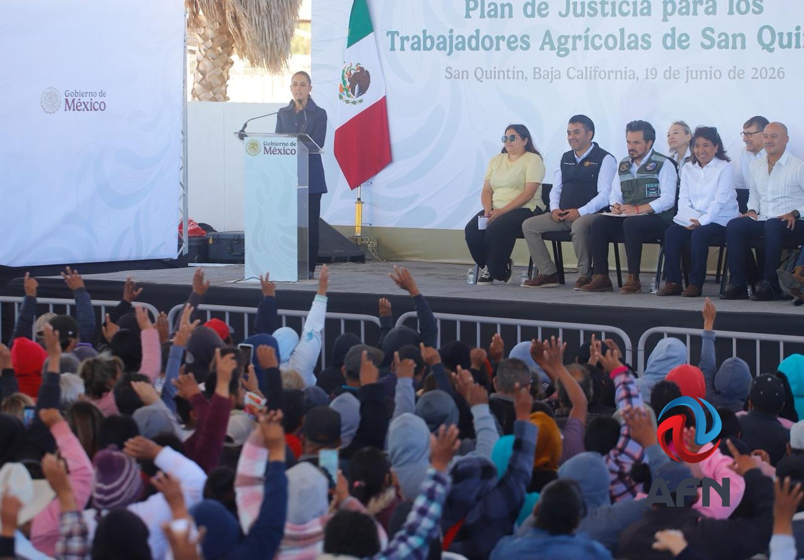Entre reclamos y protestas, recibe San Quintín a Claudia Sheinbaum