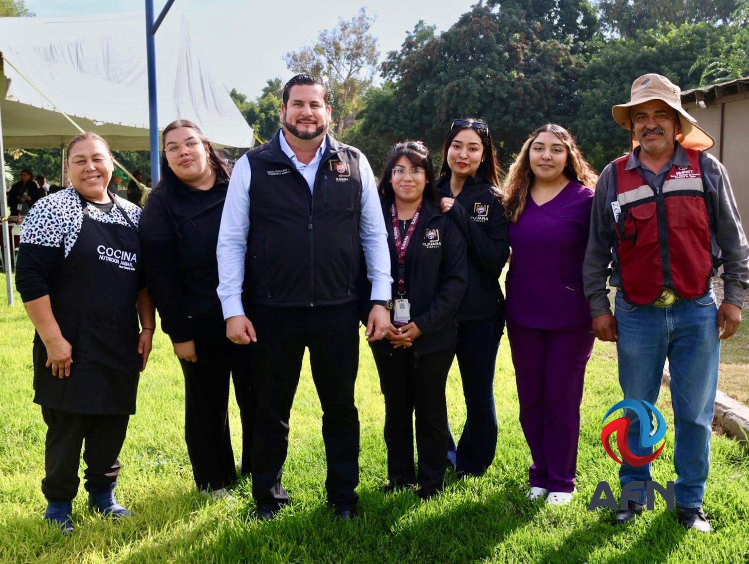 Recorrió Burgueño el Parque Morelos y reconoció la trayectoria del personal