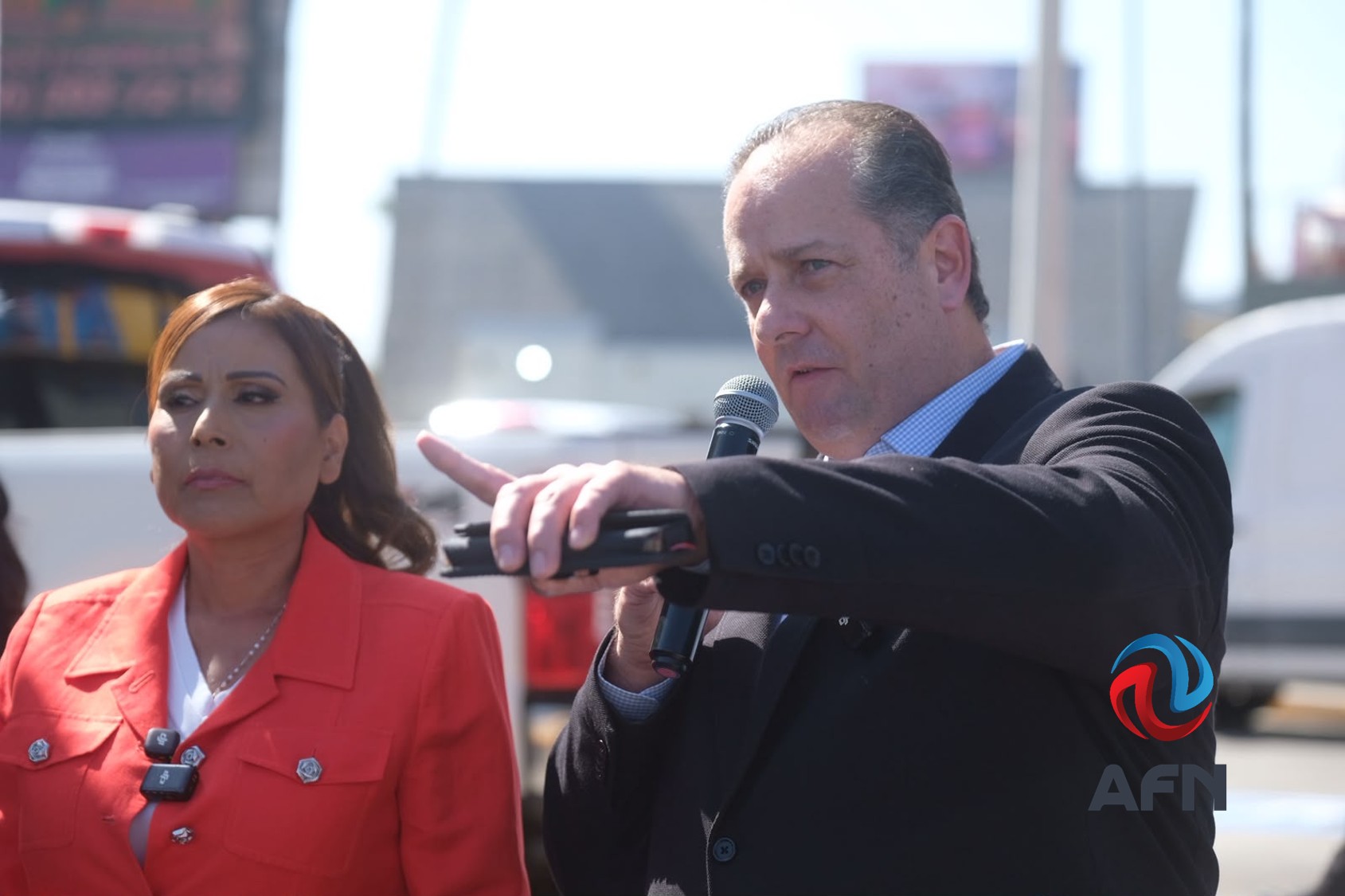 Rehabilitaron camellones de la avenida Reforma en Ensenada 