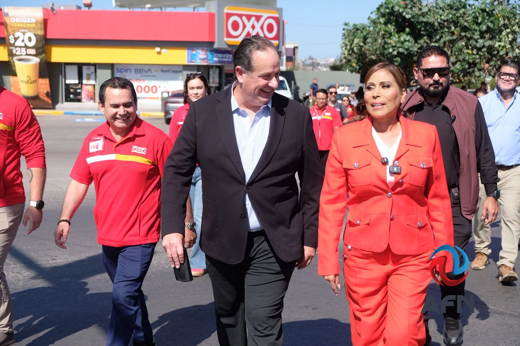 Rehabilitaron camellones de la avenida Reforma en Ensenada 