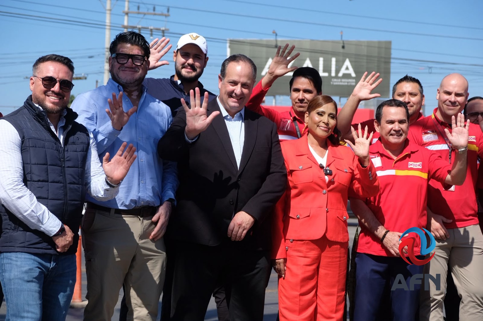 Rehabilitaron camellones de la avenida Reforma en Ensenada 