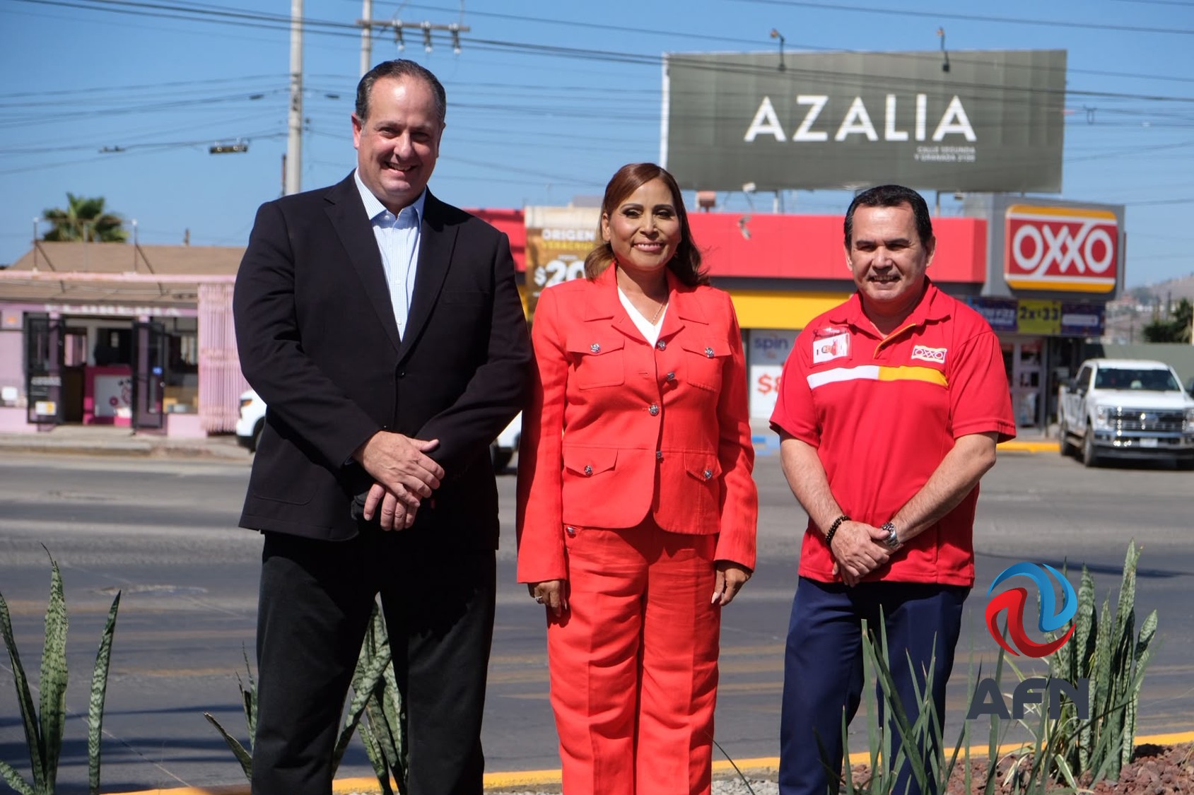 Rehabilitaron camellones de la avenida Reforma en Ensenada 