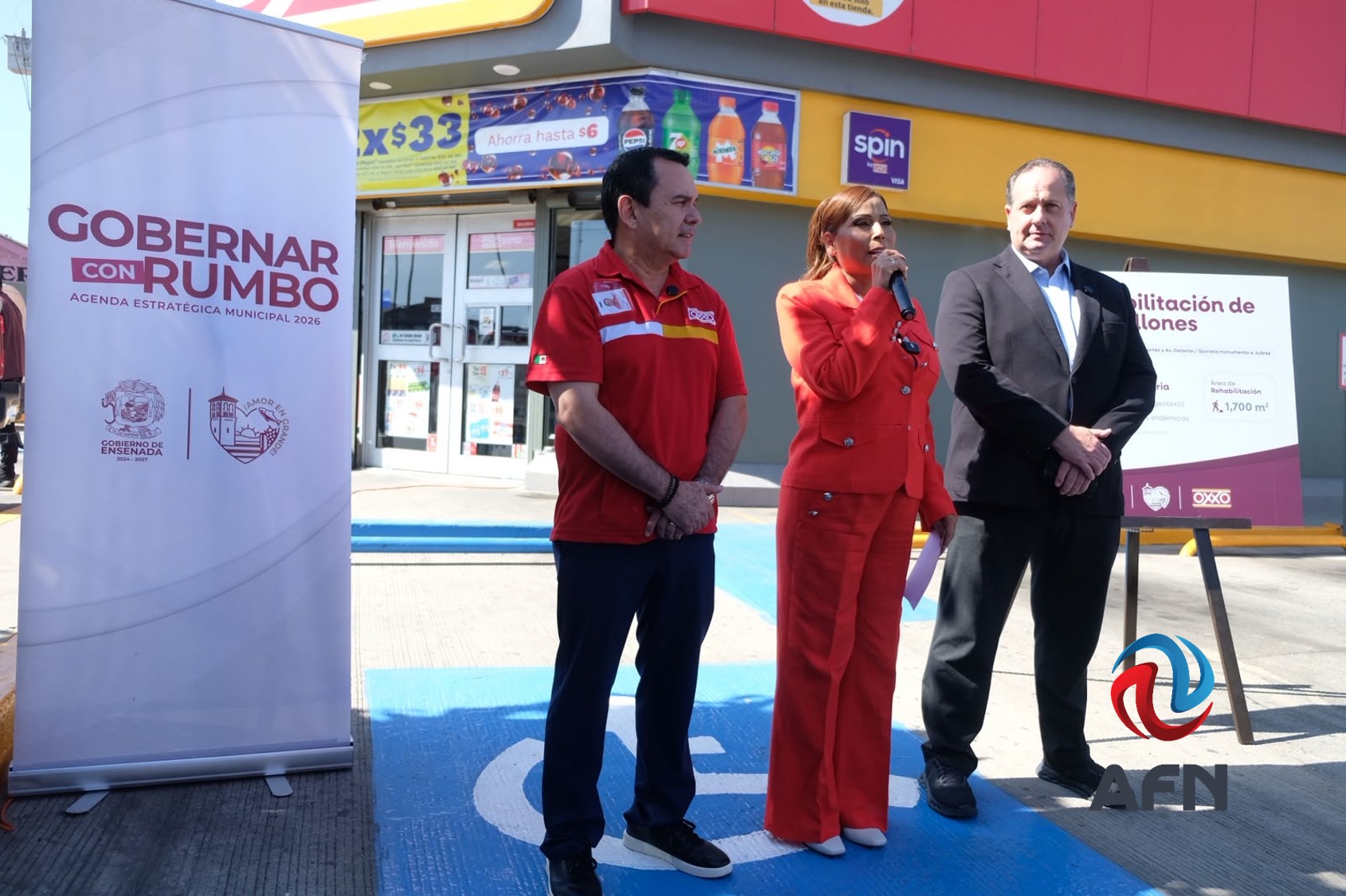 Rehabilitaron camellones de la avenida Reforma en Ensenada 