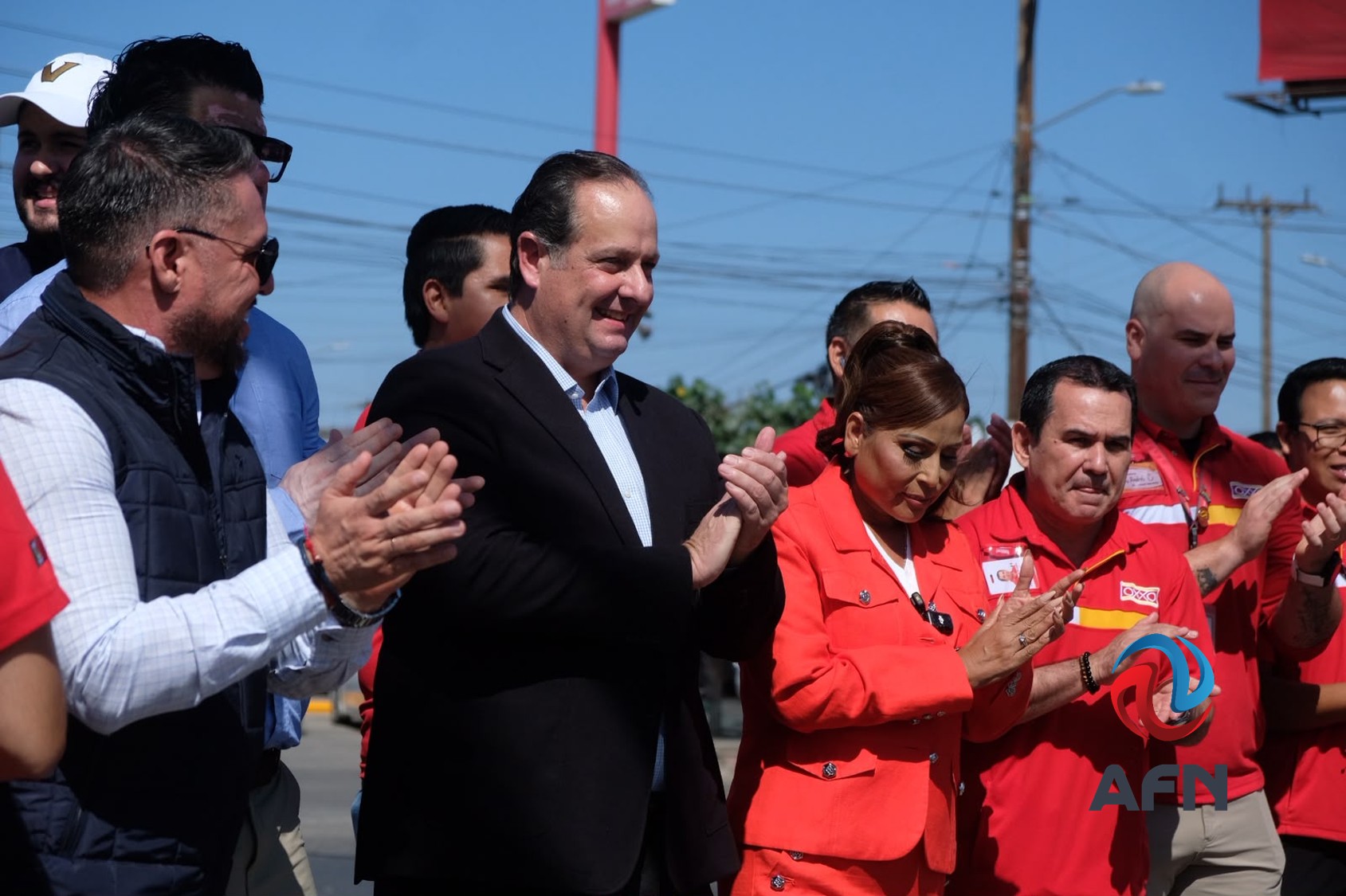 Rehabilitaron camellones de la avenida Reforma en Ensenada 