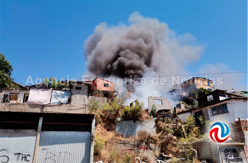 Fuerte incendio consume cuatro casas en La Herrera 