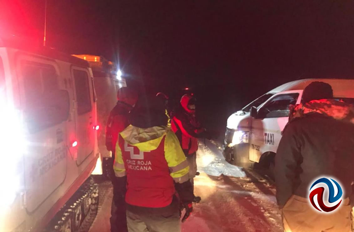 Rescata Cruz Roja a 65 personas atrapadas en la nevada