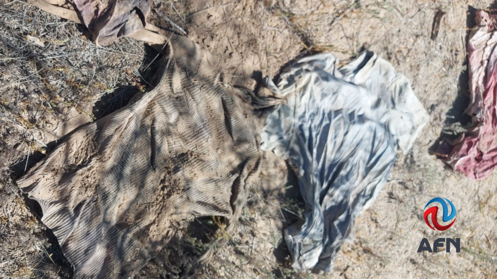 Hallan ropa semienterrada en predio de fosas clandestinas en el Valle de Mexicali