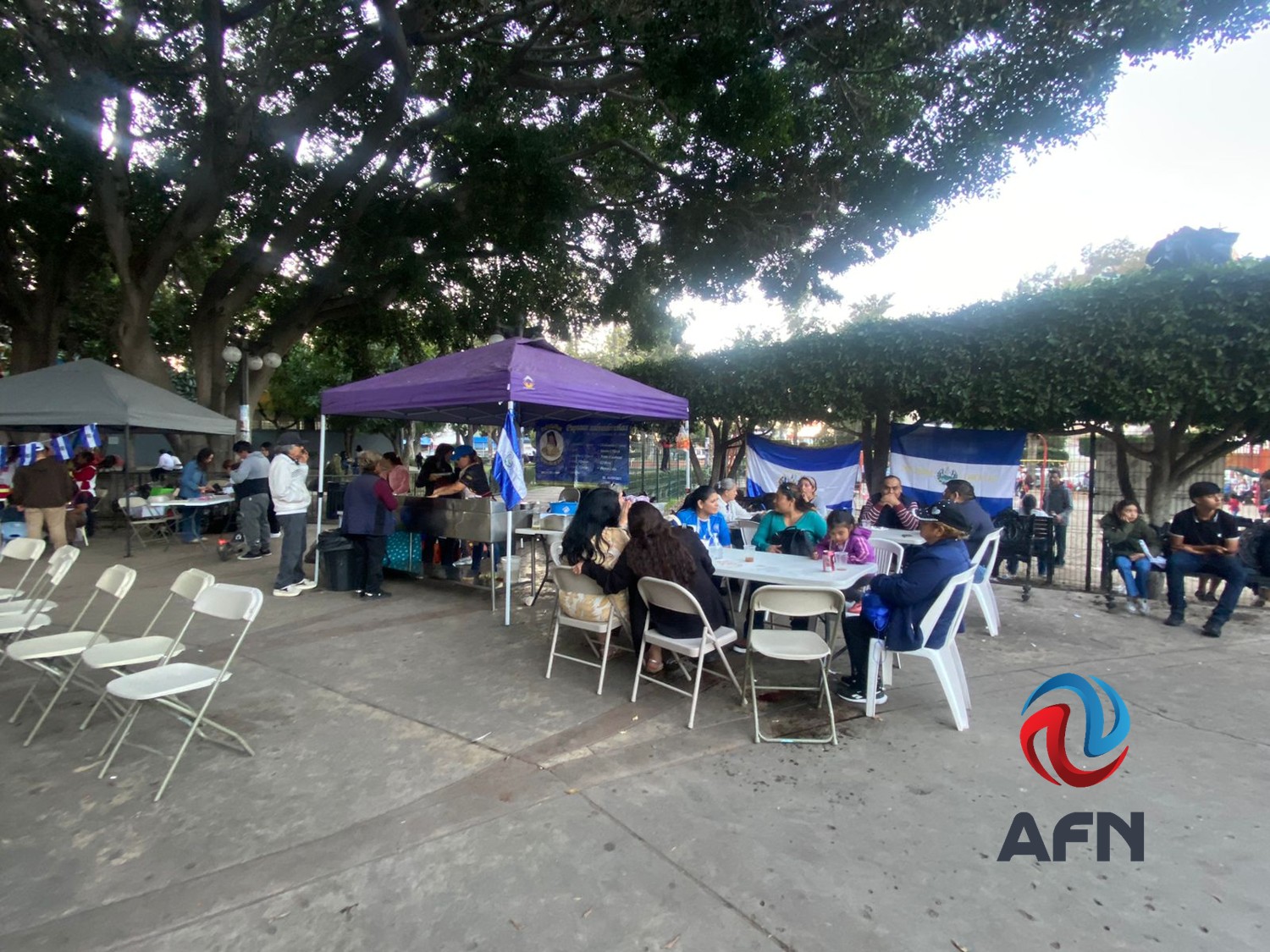 Celebran salvadoreños su día en Tijuana