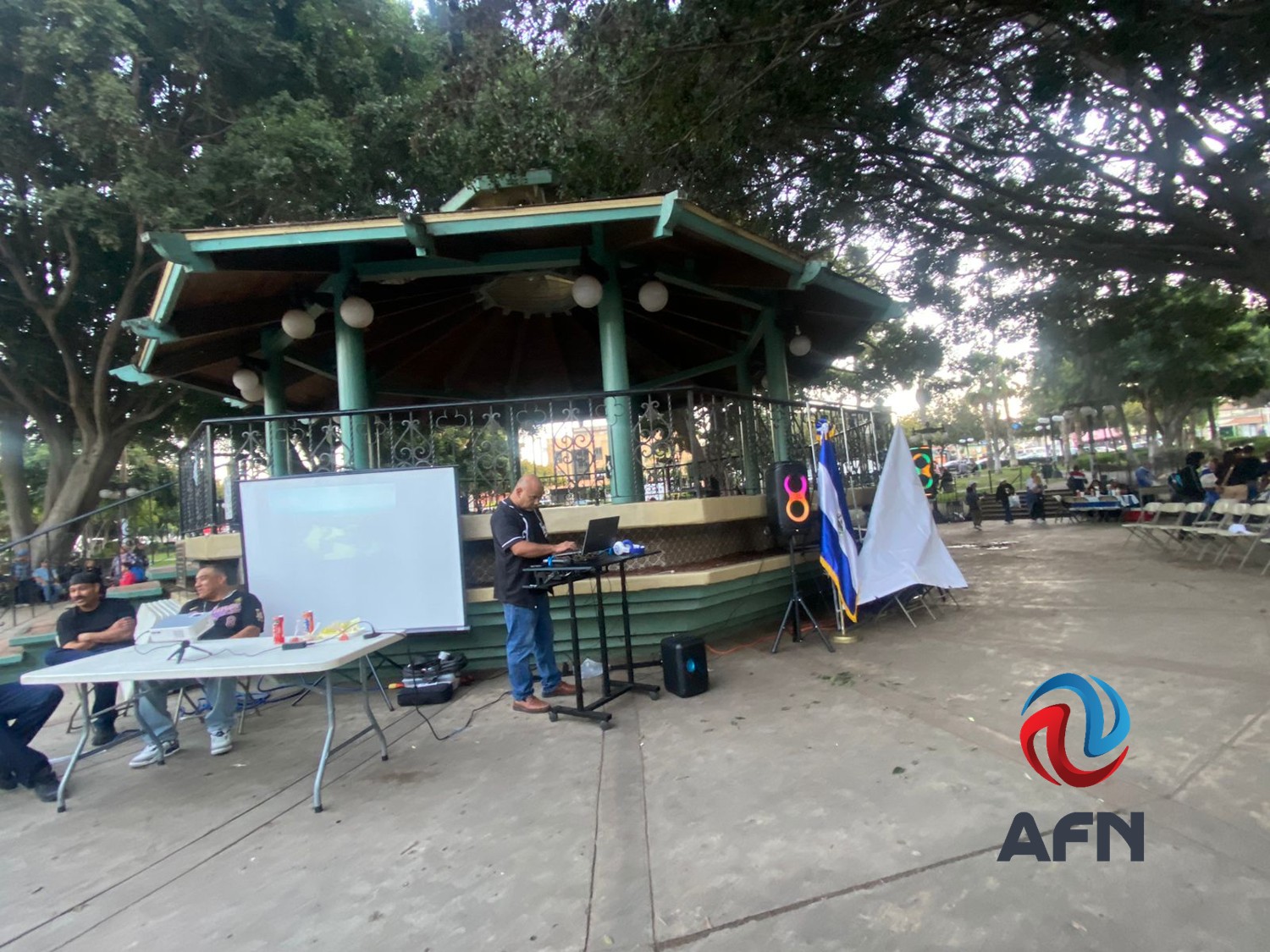 Celebran salvadoreños su día en Tijuana