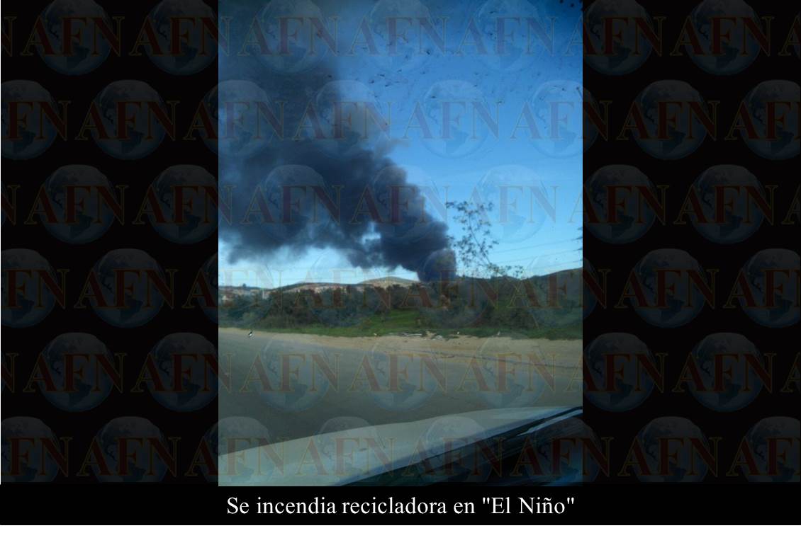 Se incendia recicladora en El Niño