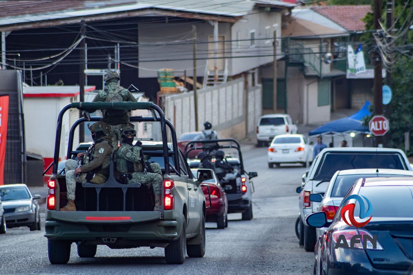 Se enfrentan a balazos cerca de un parque en Tecate 