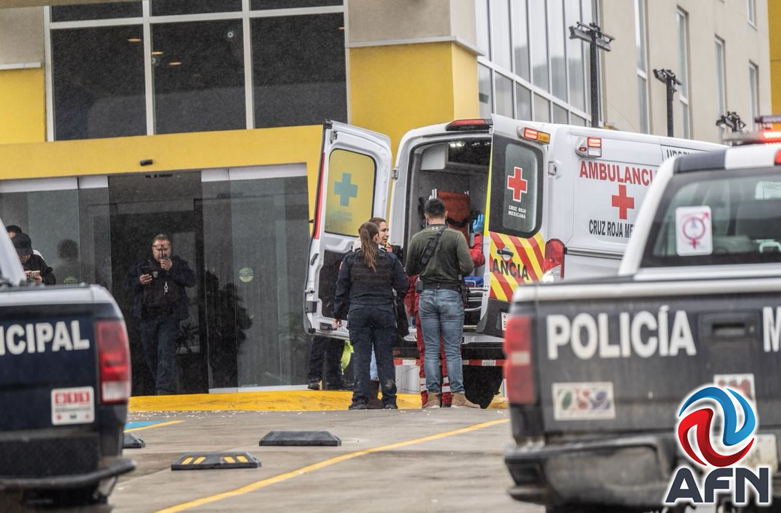 Atacan a tiros a un hombre en el estacionamiento de un hotel