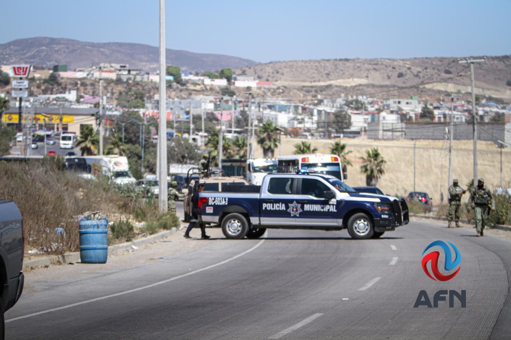 Hallan cuerpo de un hombre en un tambo, en el fraccionamiento Natura