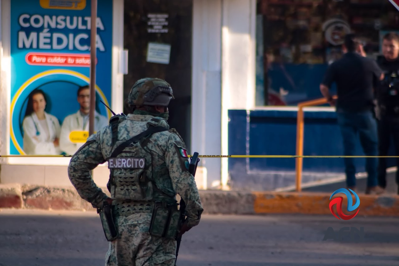 Disparan contra un hombre en una farmacia en Tecate