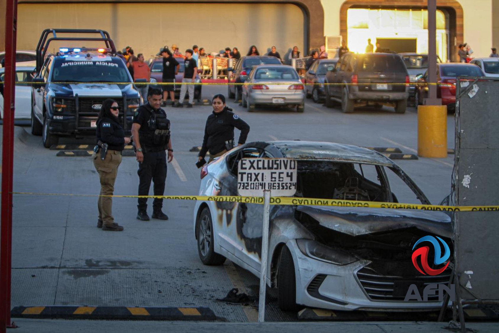 Incendian automóvil con tres cuerpos en su interior